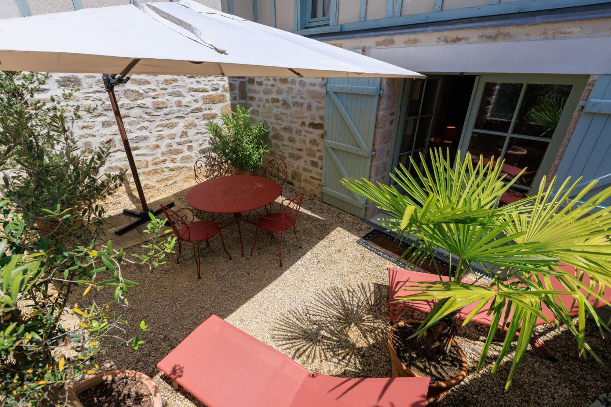 Maison D'Hotes Les Jardins Saint Eloi Le Lonzac Buitenkant foto